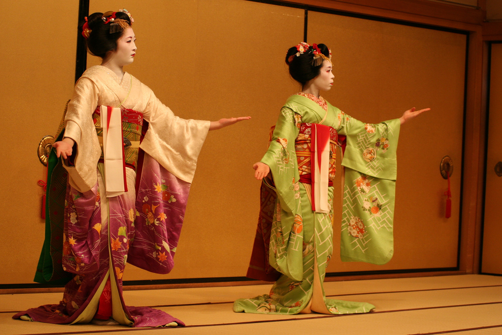https://indotravent.com/public/files/Geisha-Perform-48.jpg