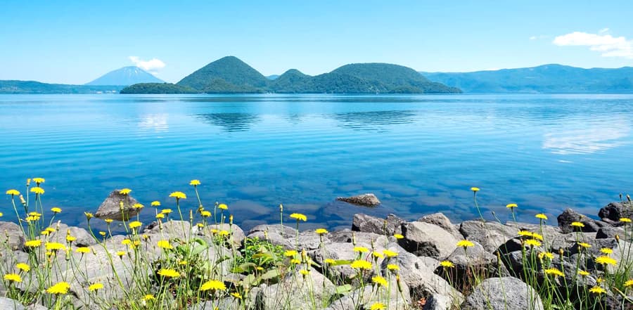 https://indotravent.com/public/files/Toya-lake-1-23.jpg